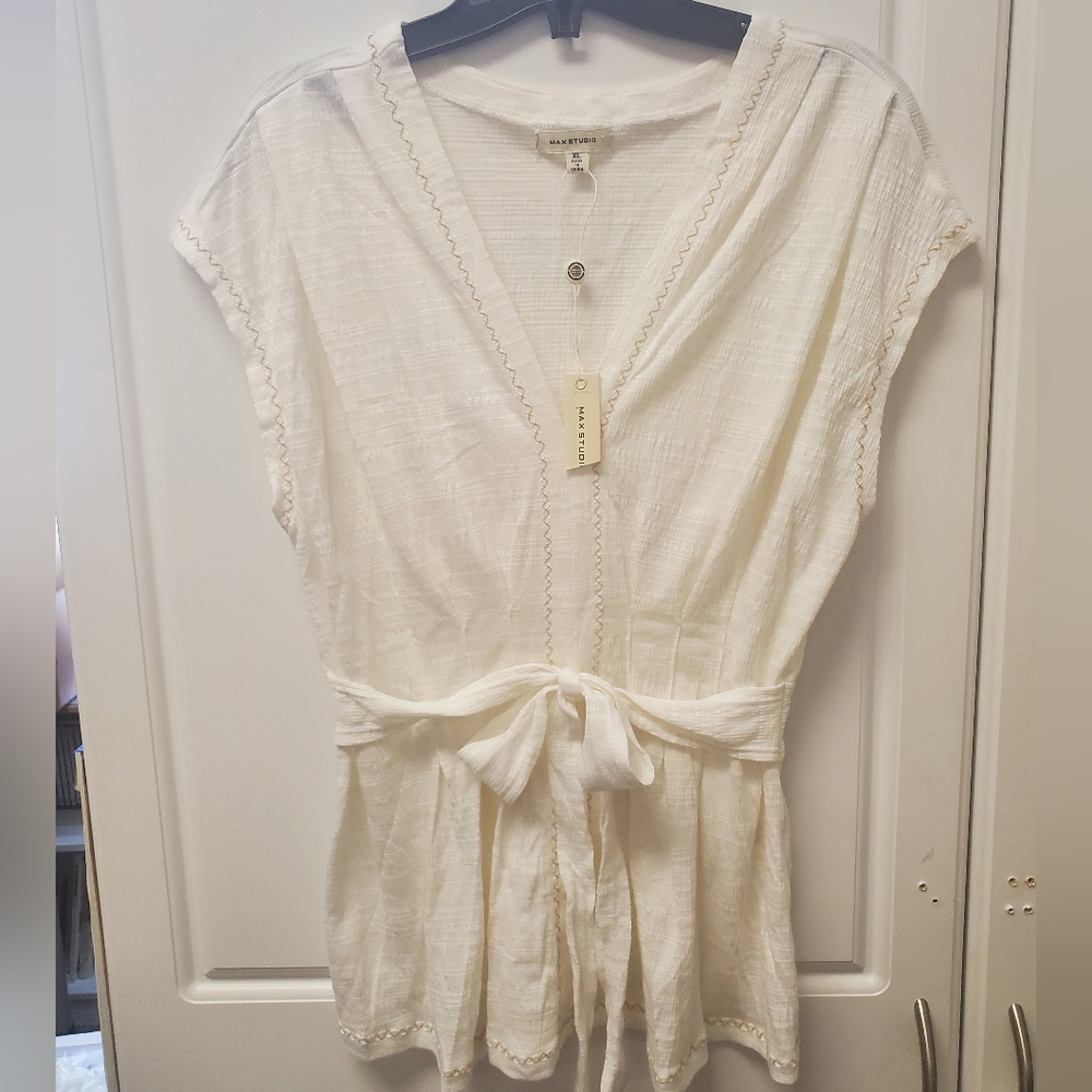 NWT Max Studio V-neck Tie Front Top XL